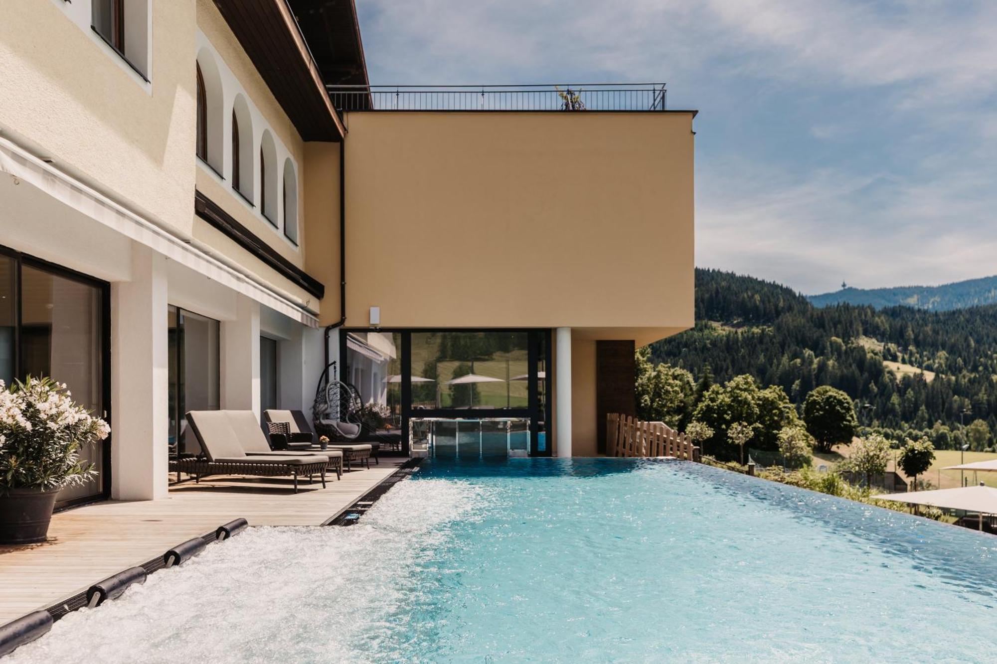 Hotel Neubergerhof Filzmoos Exterior photo